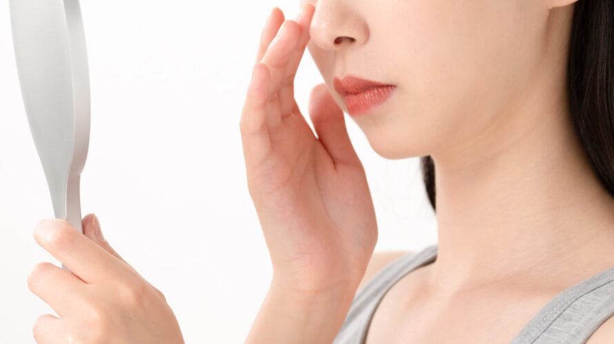 鼻にニキビができちゃった！ 原因や正しい対処法は？ 悪化させない治し方