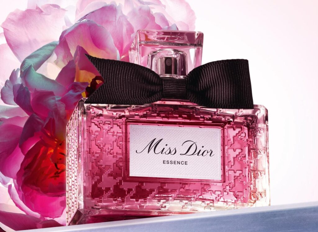 「ミス ディオール エッセンス」”ブラックベリー×ジャスミン”の新作フレグランス